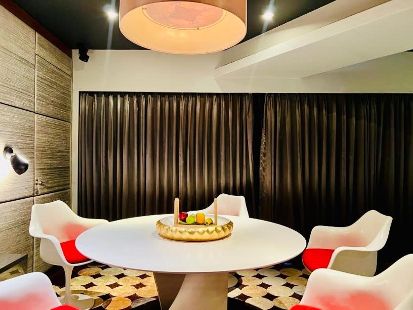The Park Hyderabad, Banjara Hills near Hussain Sagar Lake Bagian luar foto The dining room