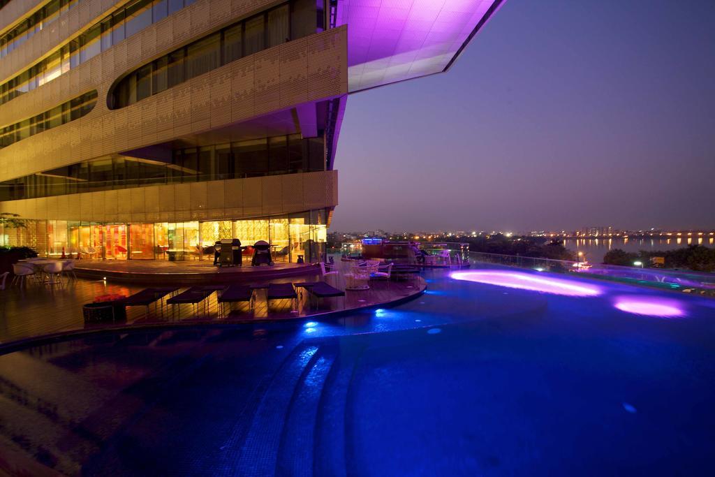 The Park Hyderabad, Banjara Hills near Hussain Sagar Lake Bagian luar foto The pool at the hotel