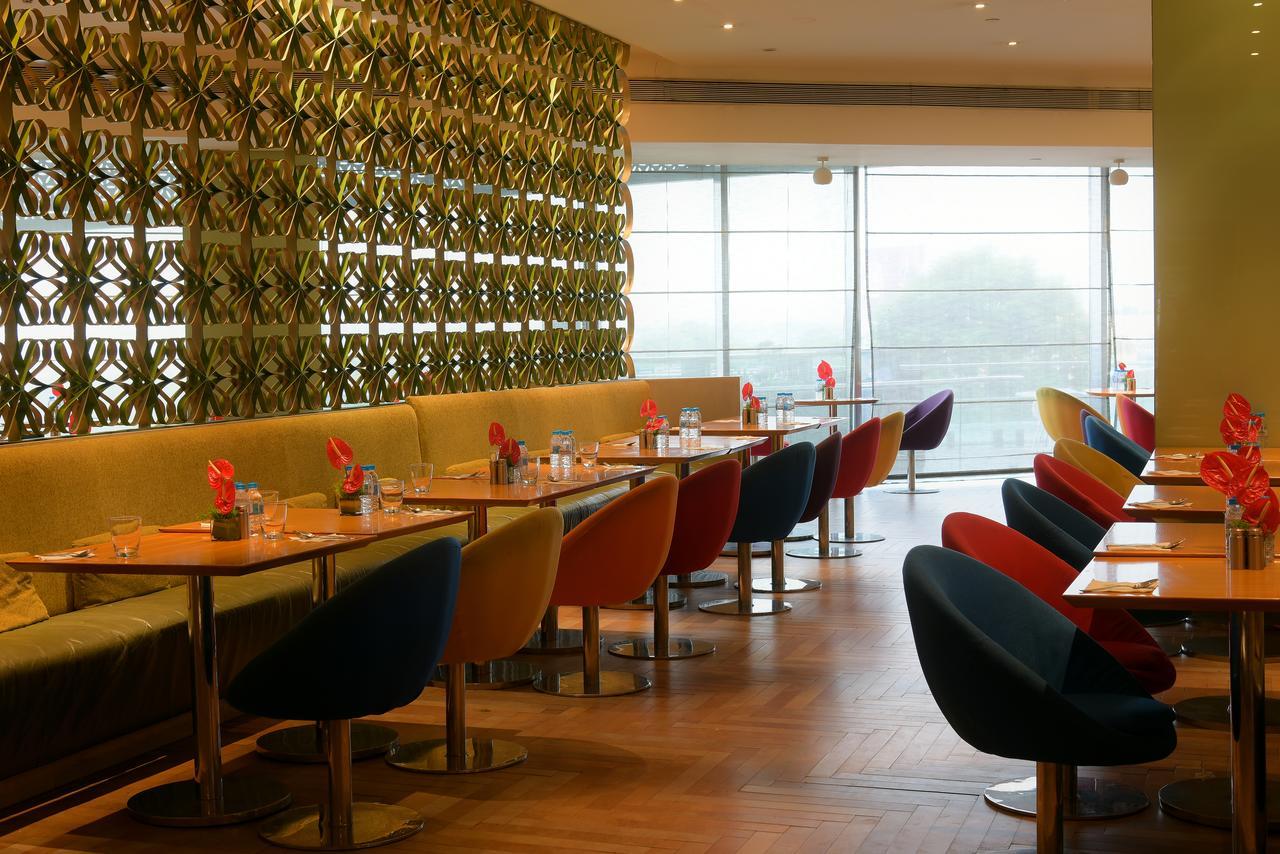 The Park Hyderabad, Banjara Hills near Hussain Sagar Lake Bagian luar foto Interior of the restaurant