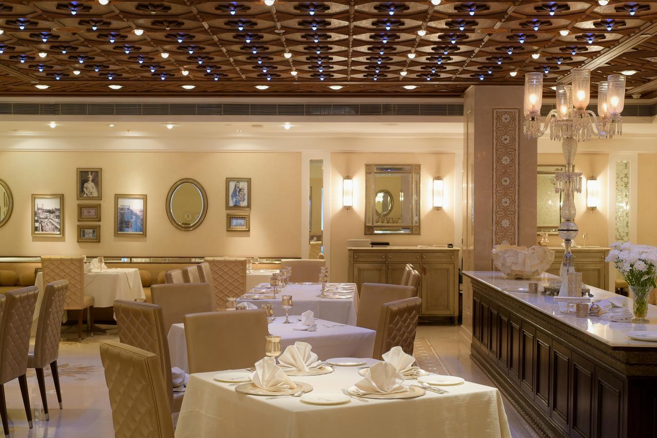 The Park Hyderabad, Banjara Hills near Hussain Sagar Lake Bagian luar foto The restaurant